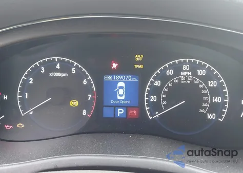 2009 Hyundai Genesis 4.6 z USA, uszkodzony, nr VIN KMHGC46FX9U032514